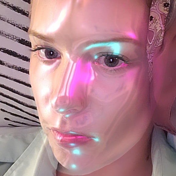 Meet your Posher, Crystal - Picture 1 of 1